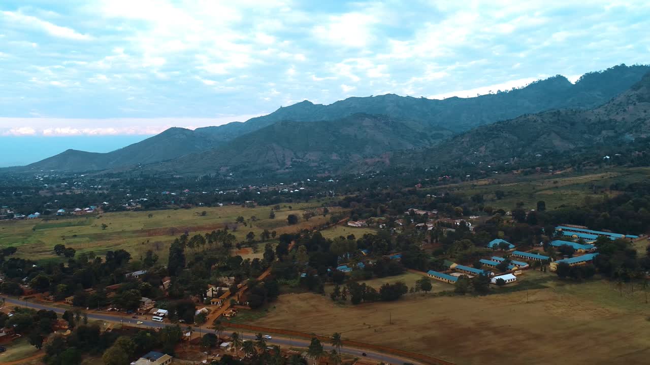 vista aérea de la ciudad de morogoro en tanzania