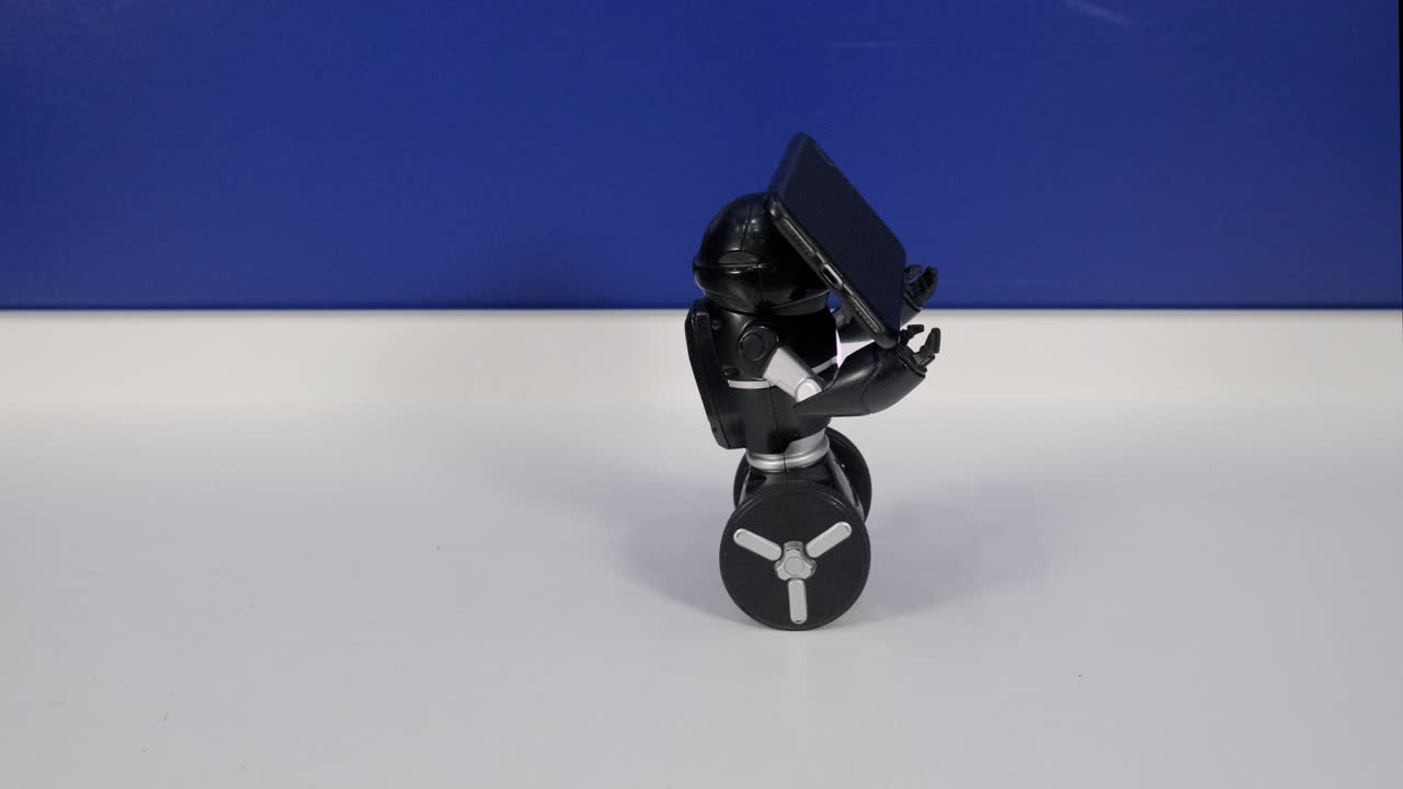 드폰을 들고 있는 미니 로