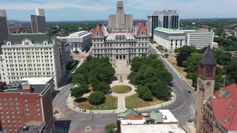 4K-Luftaufnahme-Von-Albany-New-York-Capitol