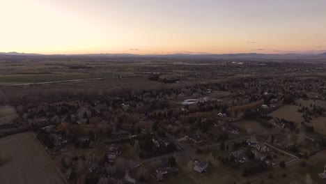 Langsame-überführung-Der-Verstreuten-Häuser-Von-Montana