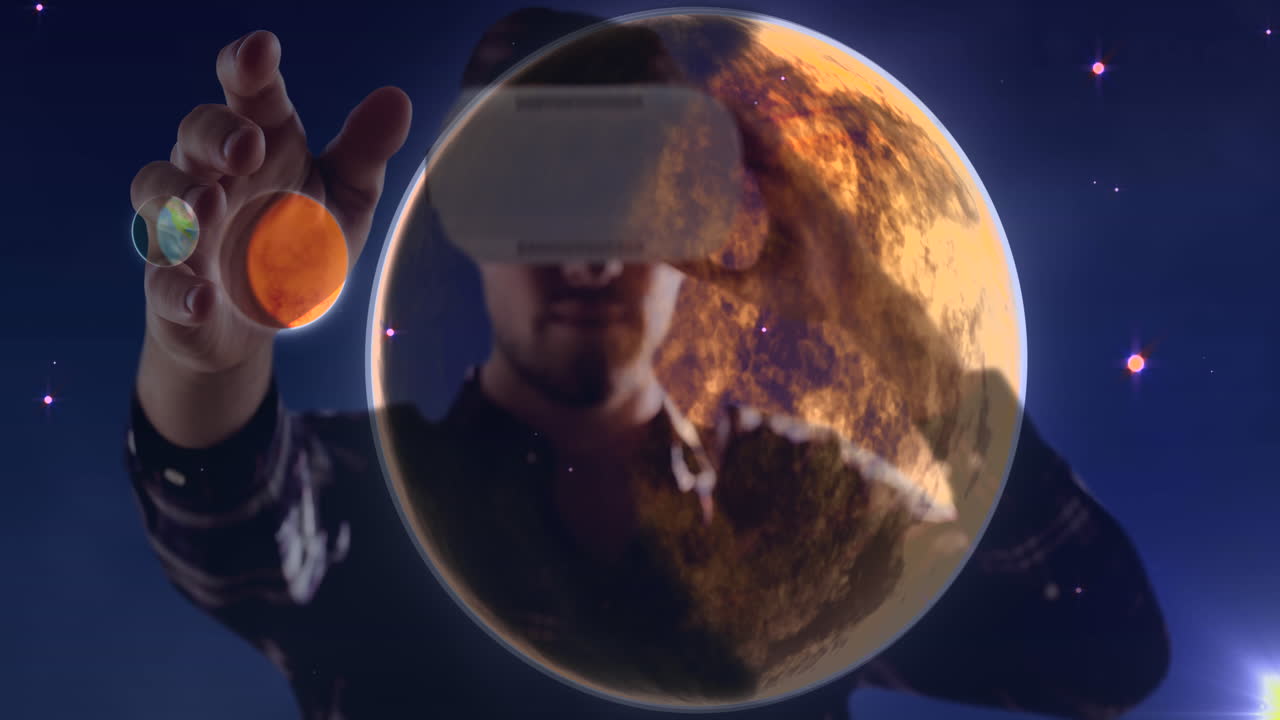 Henkilö tutkimassa planeettoja avaruusanimaatiossa virtuaalitodellisuuslasit päässä.