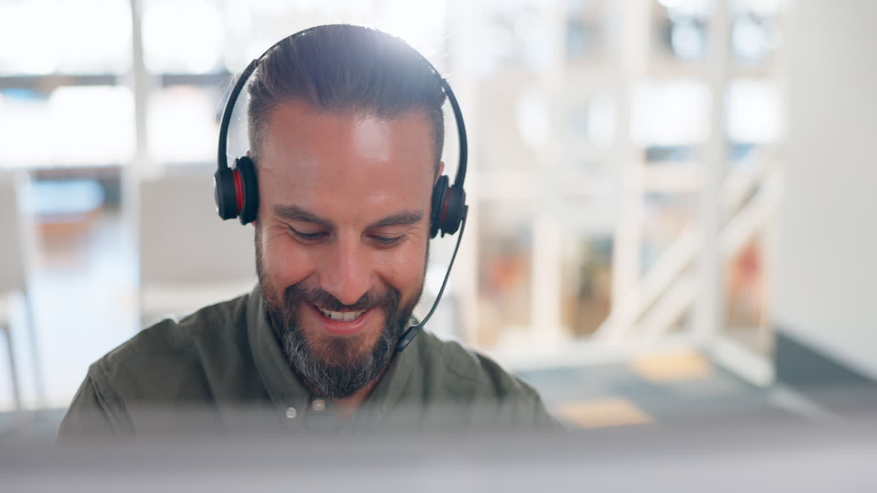 Man, consultant and call center for telemarketing