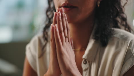 woman praying