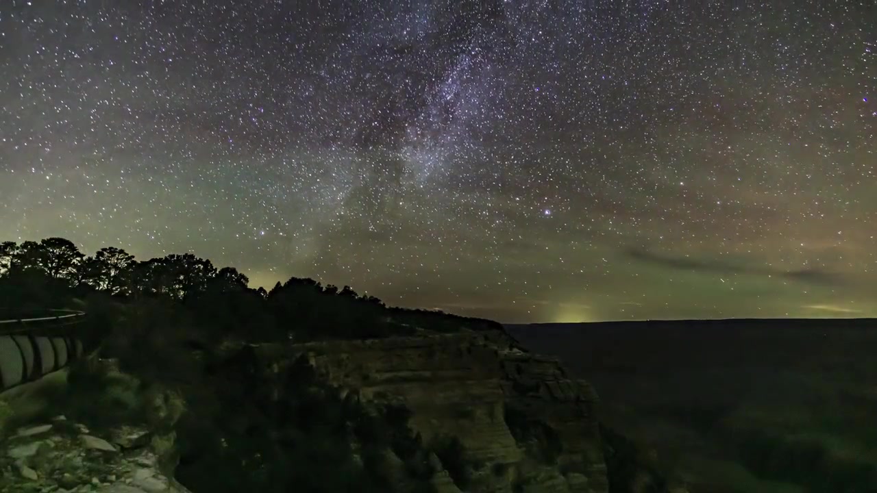 Time-lapse della Via Lattea sul Parco Nazionale del Grand Canyon