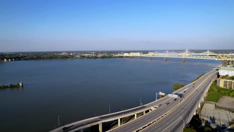 traffic leading off to ohio river bridges in louisville kentucky