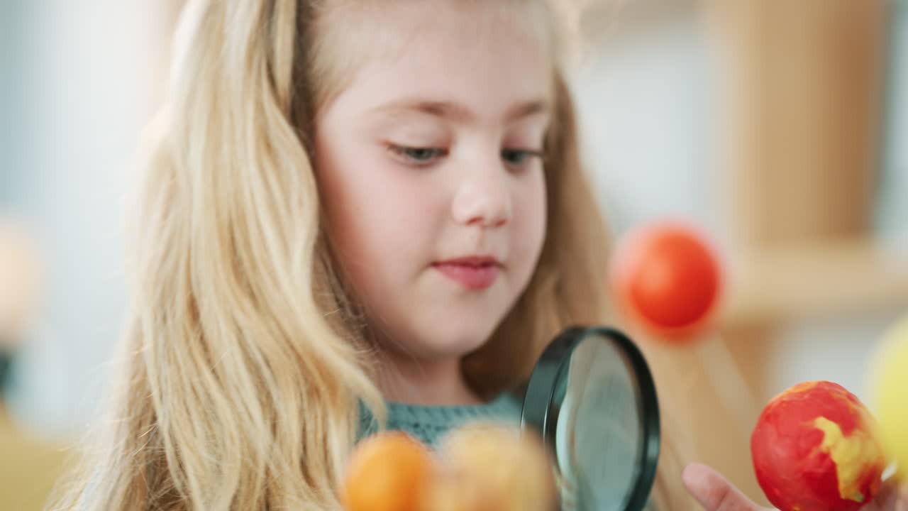 그래서 이것은 행성이 어떻게 생겼는지입니다.