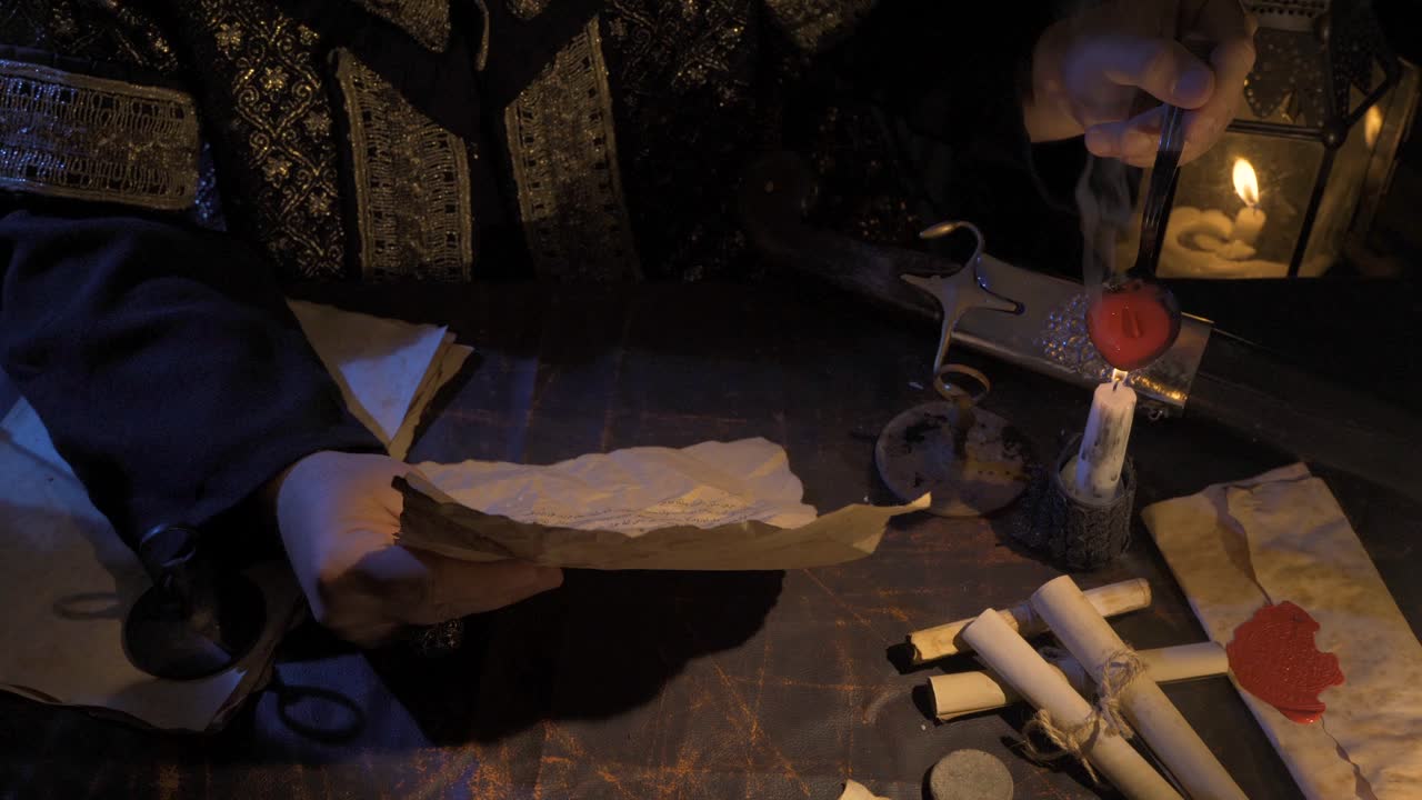 역사적인 문서와 봉인입니다.