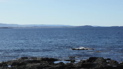 Fábricas-De-Port-Kembla-En-La-Cantera-Bass-Point-En-Shellharbour-Australia-Nueva-Gales-Del-Sur-Filmadas-En-4k-De-Alta-Resolución