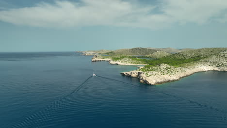 sailing tour yacht cruising next to the islands in kornati national park