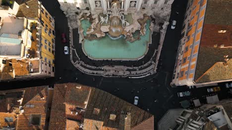 Top-Down-Forward-Drone-Shot-Above-Trevi-Fountain-in-Rome,-Italy