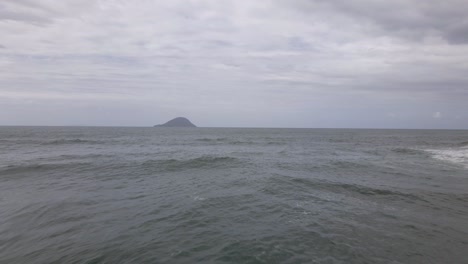 Barra-do-Una,-São-Sebastião,-litoral-norte-tropical-beach-Ilha-Montão-de-Trigo-drone-shot