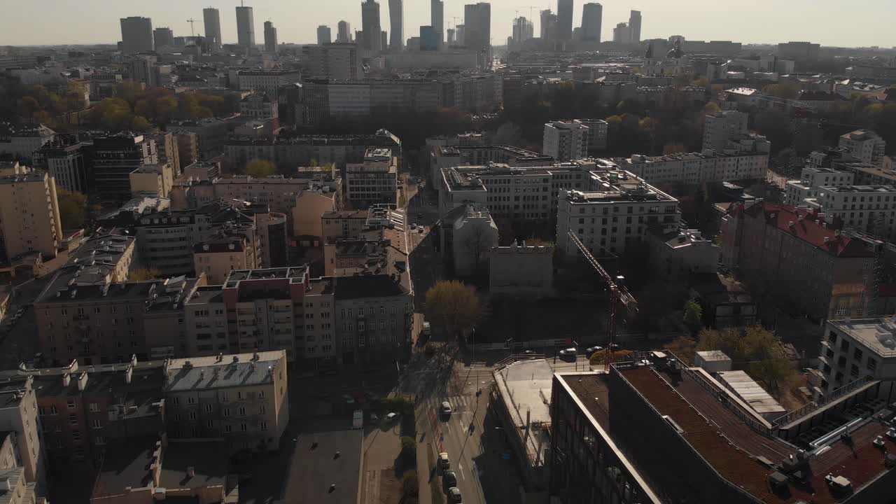Letecké fotografie města za slunečního svitu