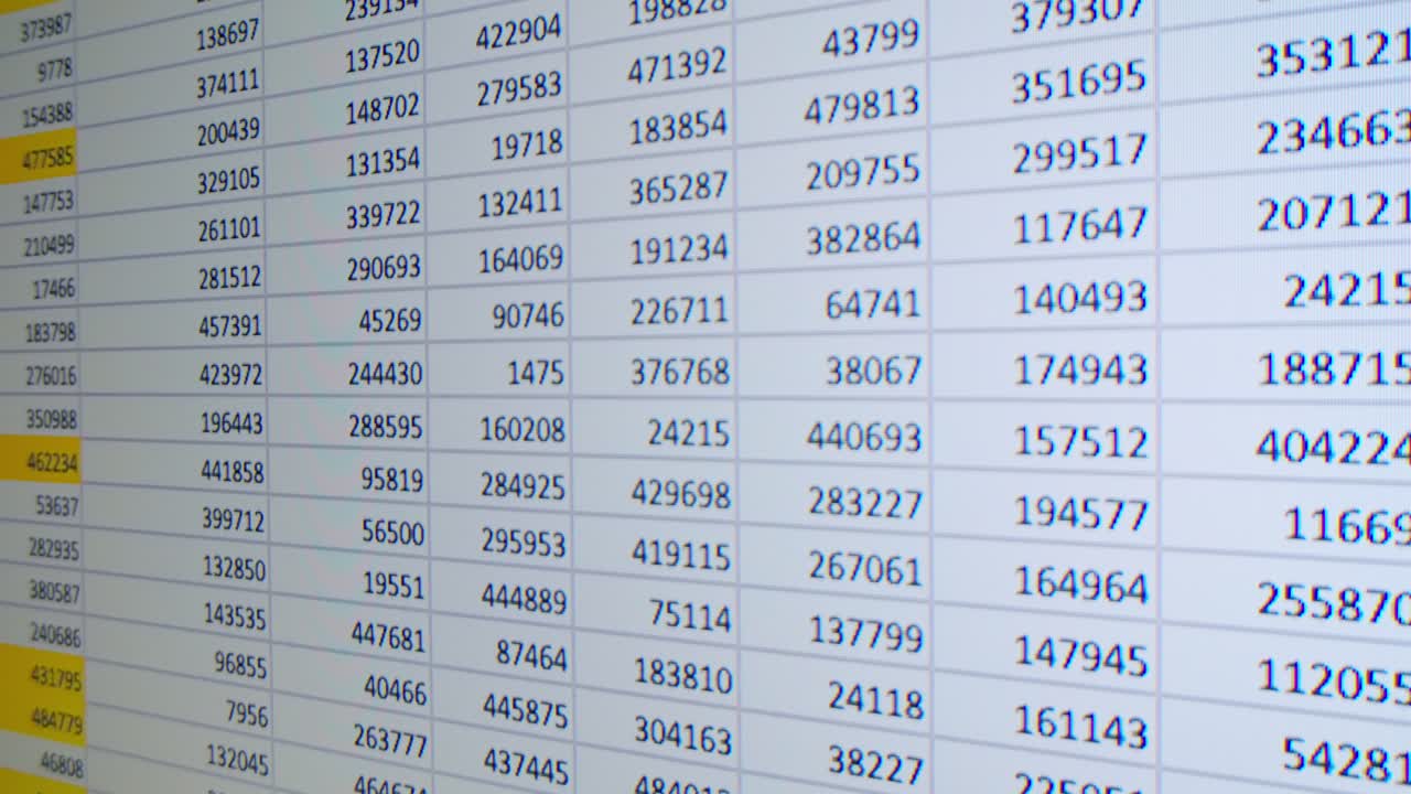 hoja de cálculo y gráfico de datos financieros
