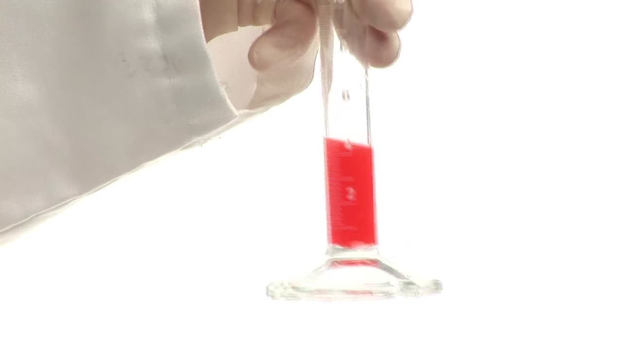 화학물질을 검사하는