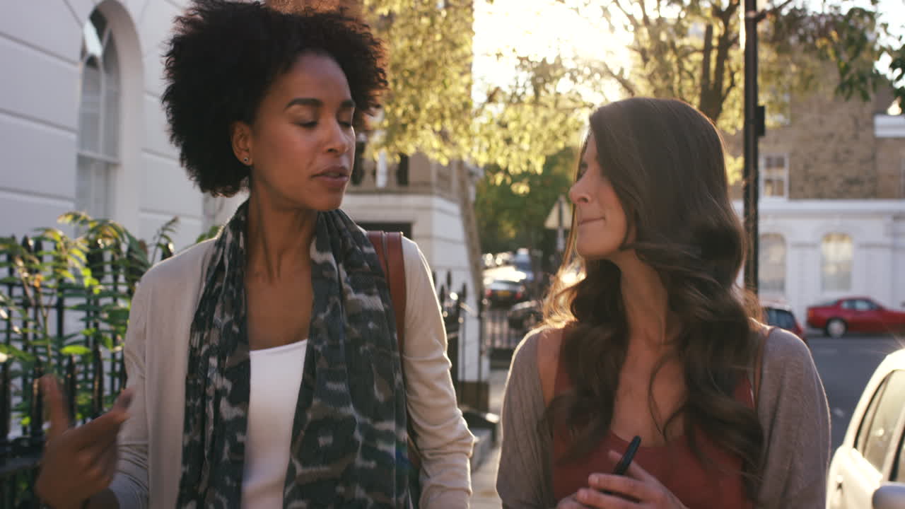 tenemos mucho que hablar.