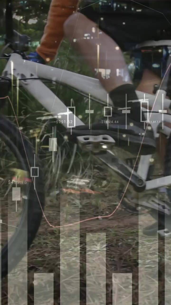 Elaborazione di dati statistici con un uomo che va in bicicletta nella foresta.