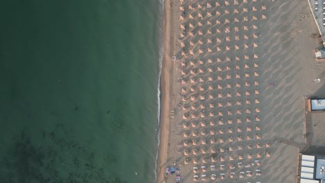 Vogelperspektive-4K-Drohnenaufnahmen-Am-Goldstrand---Bulgarien