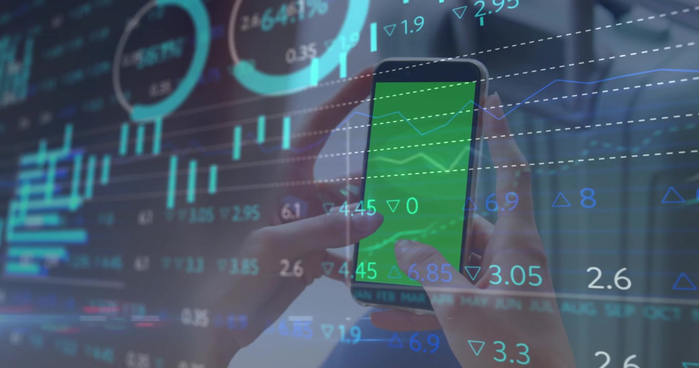 Animation af behandling af finansielle data over kvinde, der bruger smartphone