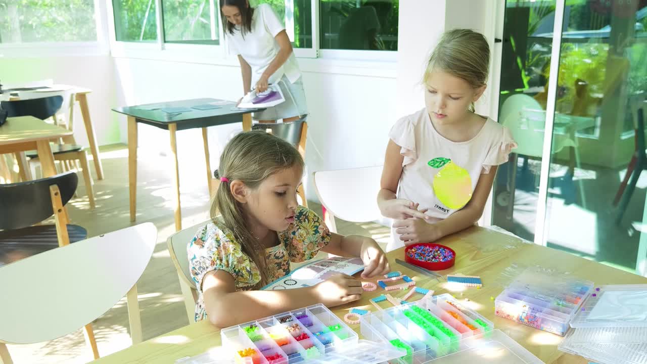 actividad de perlas de niños