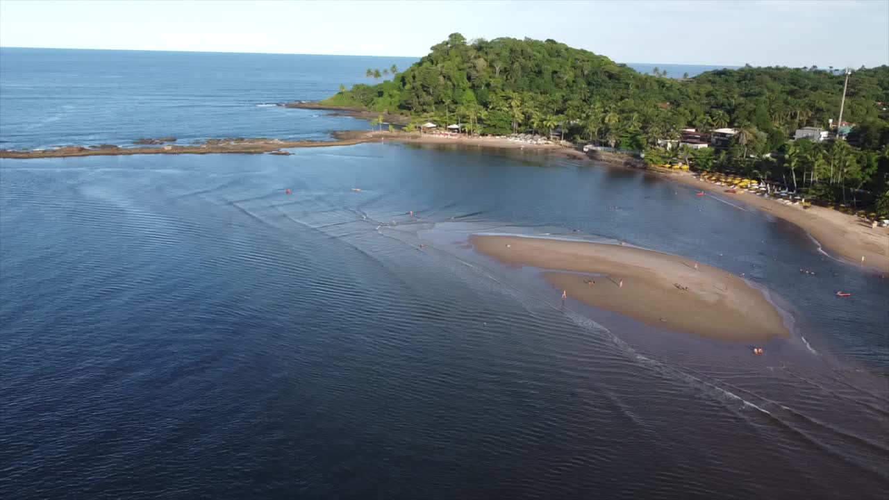 itacare, brasil por drone 4k océano atlántico brasileño desde el cielo