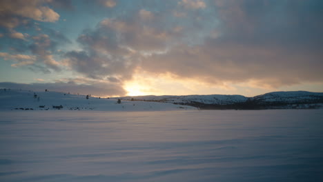 Hermoso-Paisaje-Nevado-En-Kirkenes,-Noruega