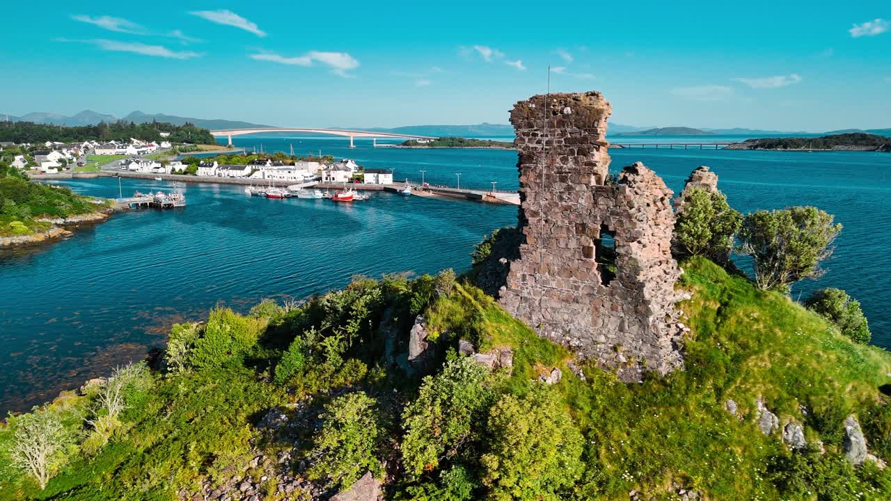 Scenic view of castle ruins on the Scottish coastline