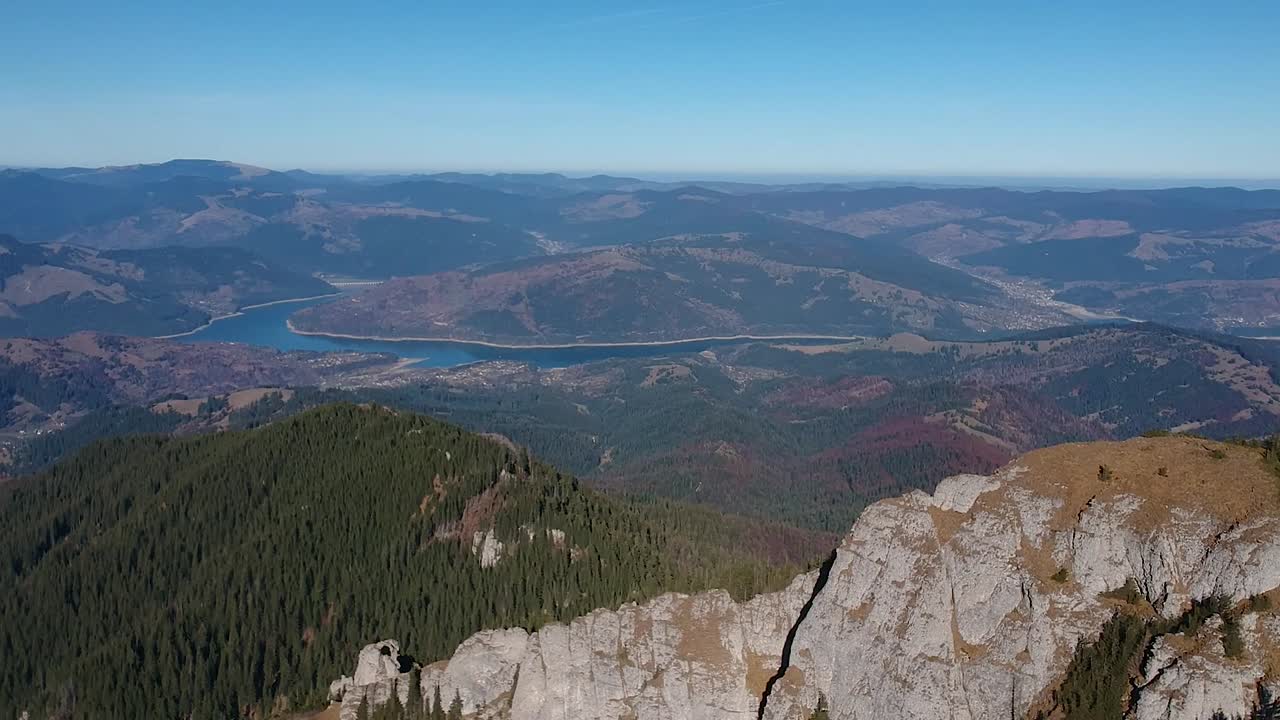 vista desde la montaña ceahlau en rumania