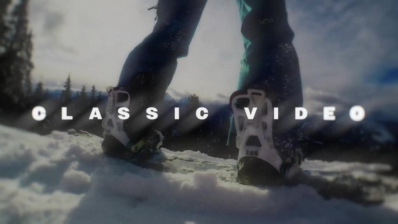 Effetto Glitch VHS Retrò su Snowboard e Paesaggio Montano