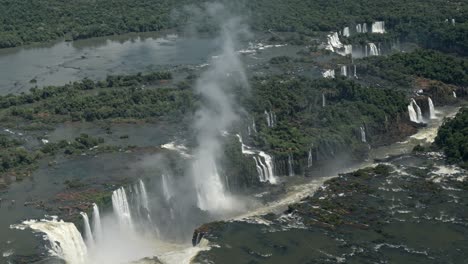 las cataratas de iguazú desde un helicóptero