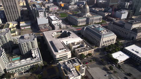 comisión de servicios públicos estado de california edificio cerca del ayuntamiento de san francisco, vista aérea de avión no tripulado