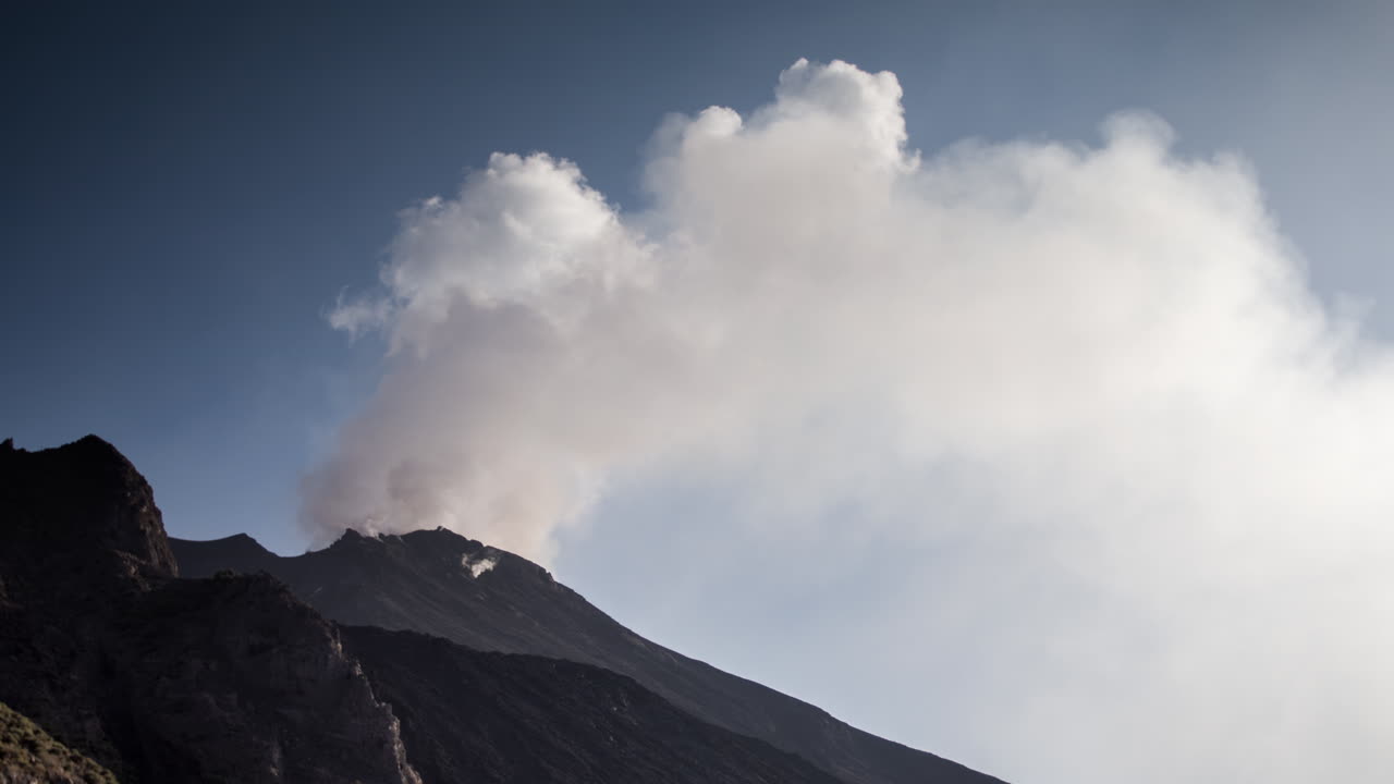 volcán stromboli 4k 34