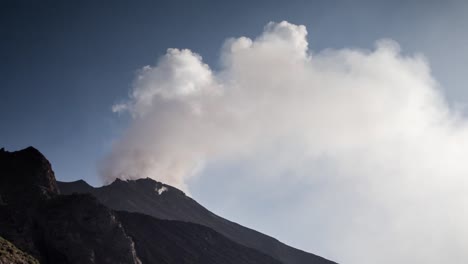 volcán stromboli 4k 34