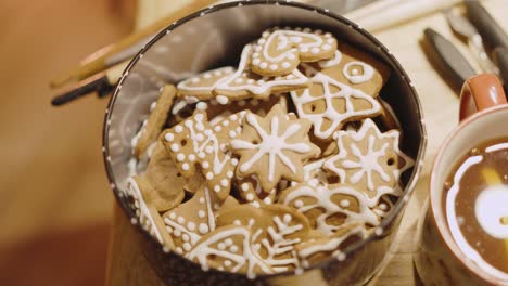 Gingerbread-Cookies-and-Hungry-Women