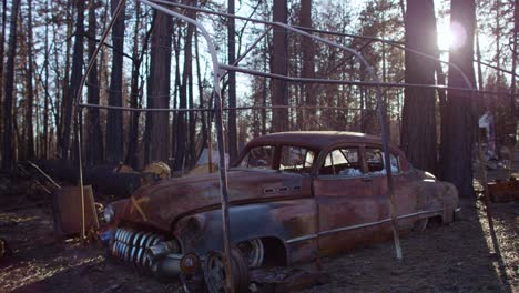 Establishing-shots-of-the-destruction-of-Paradise,-California-following-the-Camp-Fire-13