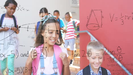animación de fórmulas matemáticas sobre diversos alumnos caminando por el pasillo de la escuela