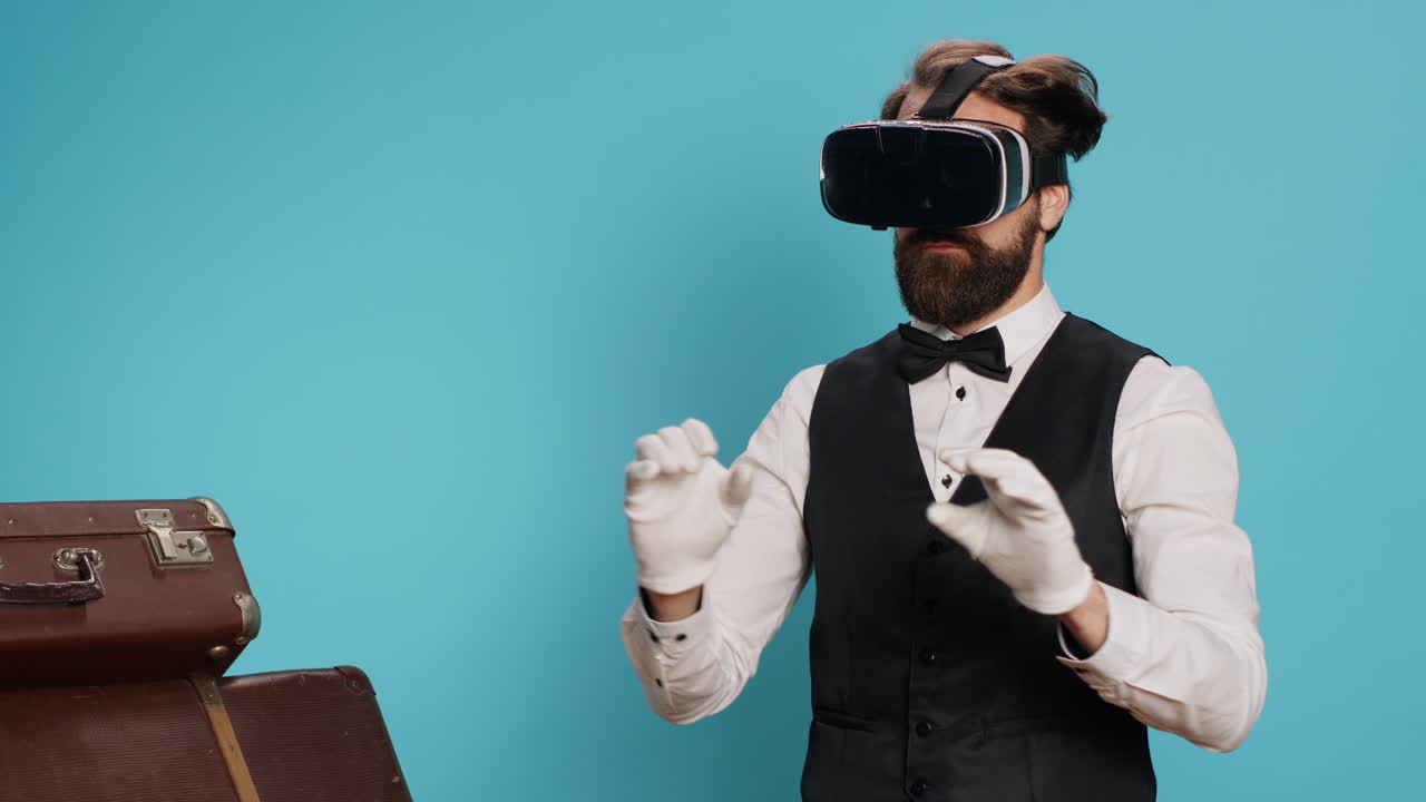 Fattorino moderno che prova occhiali VR