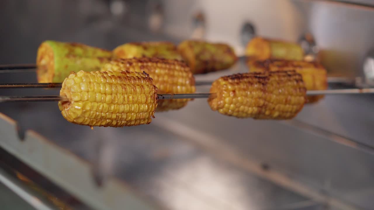焼いたトウモロコシ