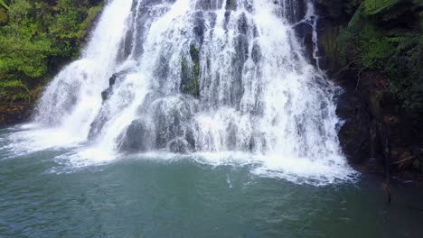 Close-up-shot-of-blue-and-white-waterfall