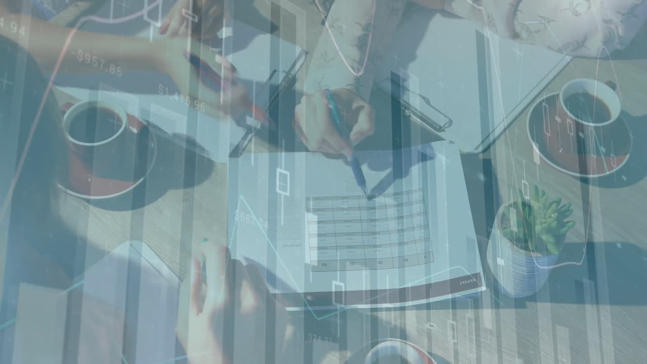 animación del procesamiento de datos financieros sobre colegas de oficina que comprueban documentos