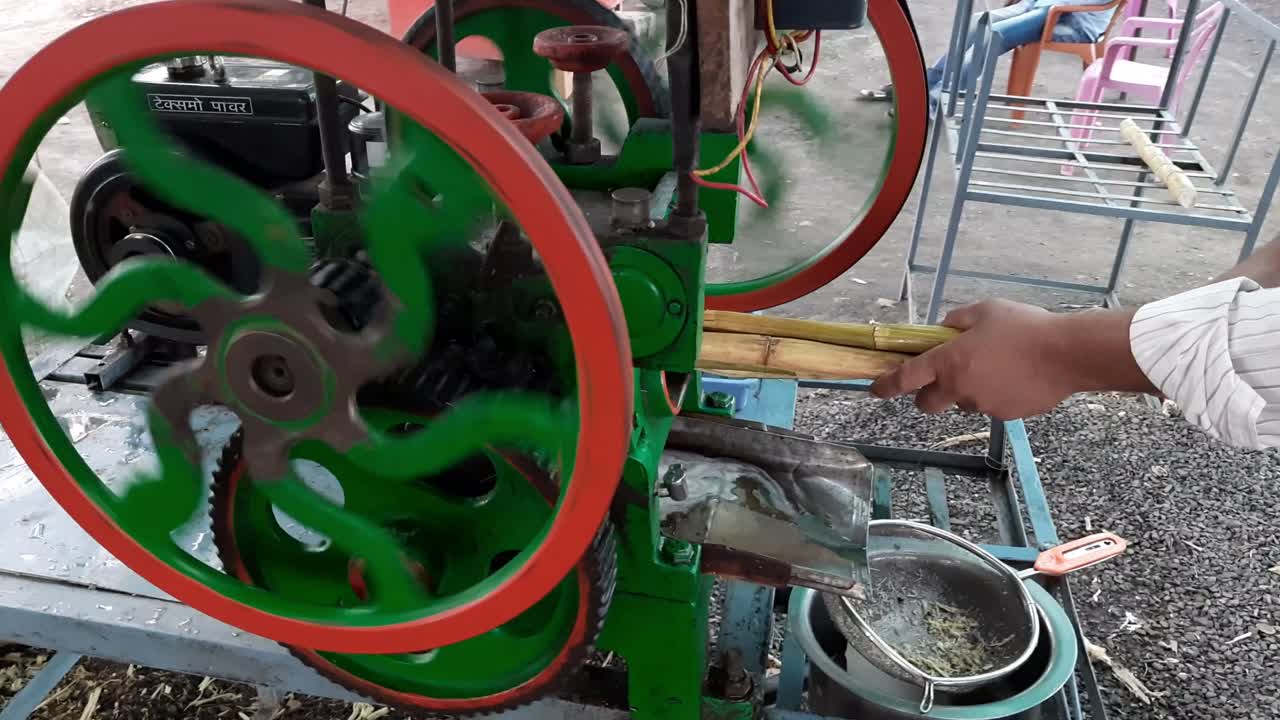 exprimidor o máquina para exprimir caña de azúcar