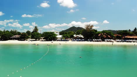 乘坐無人機直接飛往泰國薩<unk>島 (koh samui) 的chong moe海灘