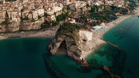 Santa-Maria-Del-Island-Tropea-Kalabrien-Italien-Luftdrohne-03