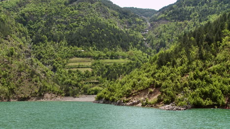 The-Drin-river-in-Albania