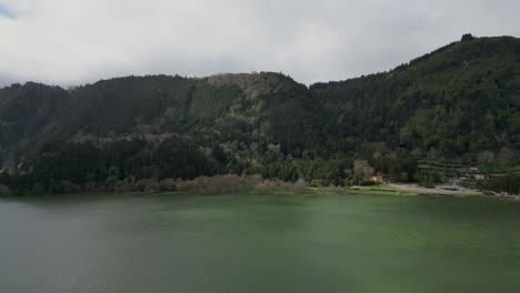 Vista-Aérea-De-Furnas,-Azores