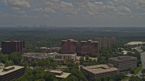 Vista-Aérea-V668-De-Atlanta-Georgia-Toma-Panorámica-Izquierda-Del-Vecindario-Y-El-Bosque-De-Vinings---Dji-Inspire-2,-X7,-6k---Agosto-De-2020