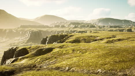 Landscape-with-mountains-and-dry-yellow-grass-in-New-Zealand