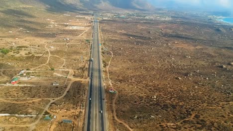 Vista-Aérea-De-La-Carretera-En-El-Desierto,-Chile