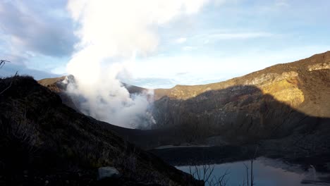 turrialba volcán activo cráter lapso de tiempo costa rica