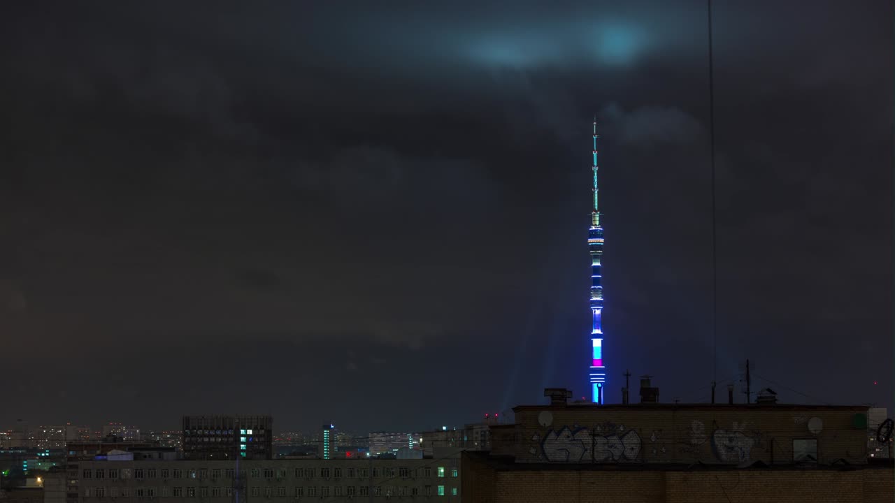 noche iluminada ciudad de moscow famosa torre ostankino techo panorama 4k timelapse rusia