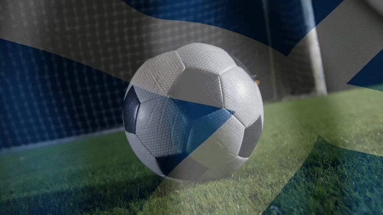 Vertikal video: Mandlig spiller sparker bold efter knopkontakt, klarer målet under flag-overlay.